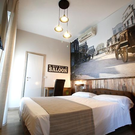 Hotel Fabrizio Римини Екстериор снимка