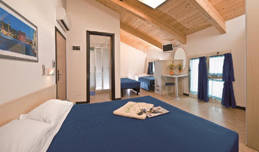 Hotel Fabrizio Римини Стая снимка