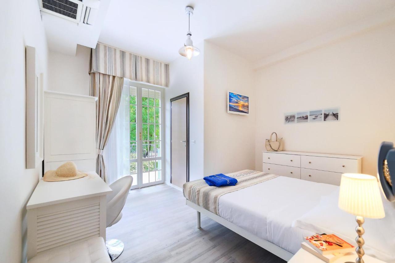 Hotel Fabrizio Римини Стая снимка