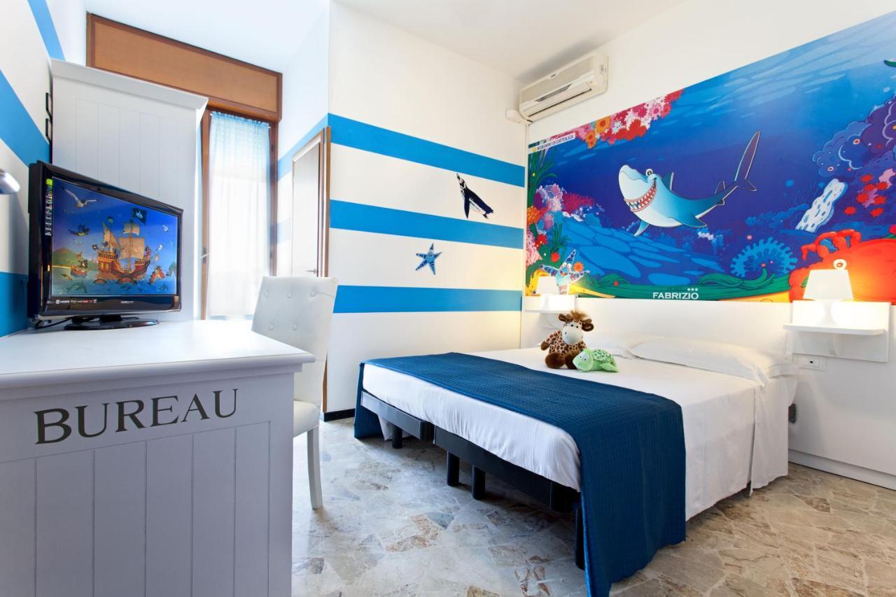 Hotel Fabrizio Римини Стая снимка