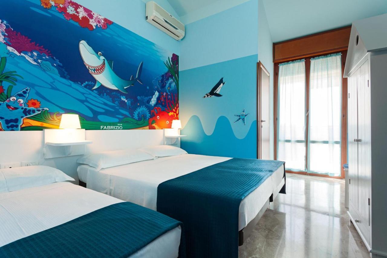 Hotel Fabrizio Римини Стая снимка
