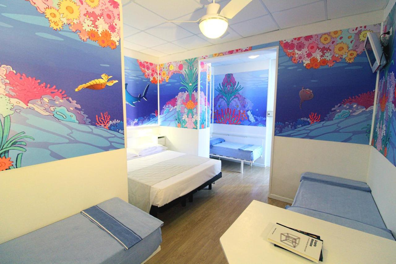 Hotel Fabrizio Римини Екстериор снимка